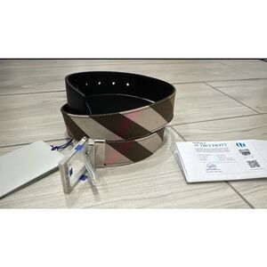 NWT men’s Burberry nova check belt size 32   80 cm comes with authentication pap